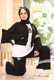 Women's training suit with pockets